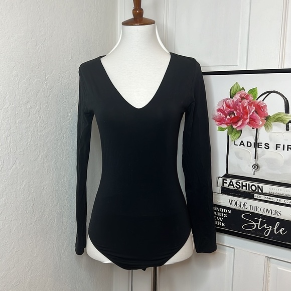 Everlane Black V-Neck Bodysuit Size M - Picture 2 of 7
